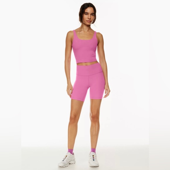 Aritzia Pants - NWT (Aritzia) TnaBUTTER™ Atmosphere Hi-Rise 7" Short